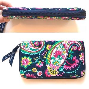 VERA BRADLEY NWOT Petal Paisley Full Zipper Wallet
